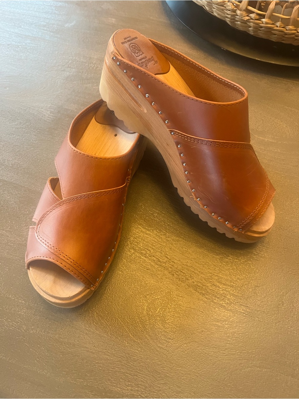 Women’s Brown Leather Open-Toe Wood-Platform Clogs
